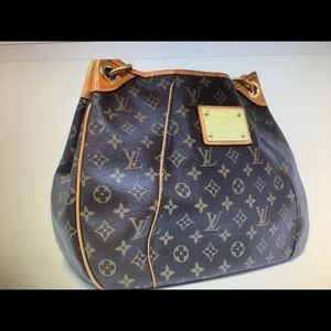 Louis Vuitton Galleria PM purse